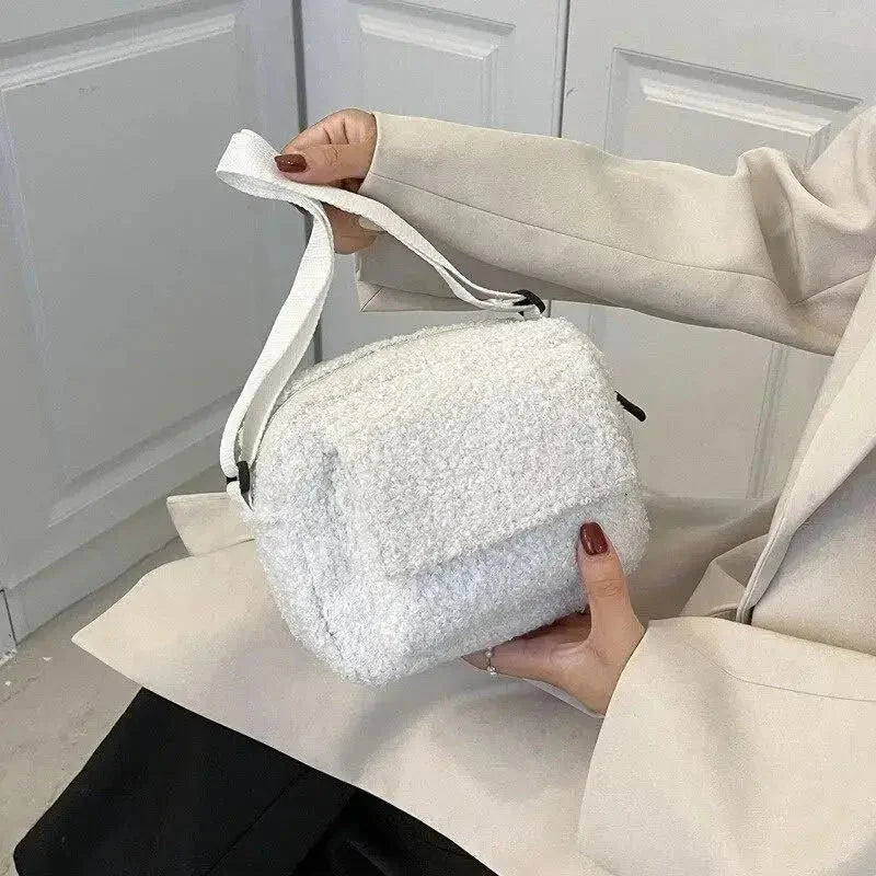 Teddy Tasche Crossbody – Bild 2
