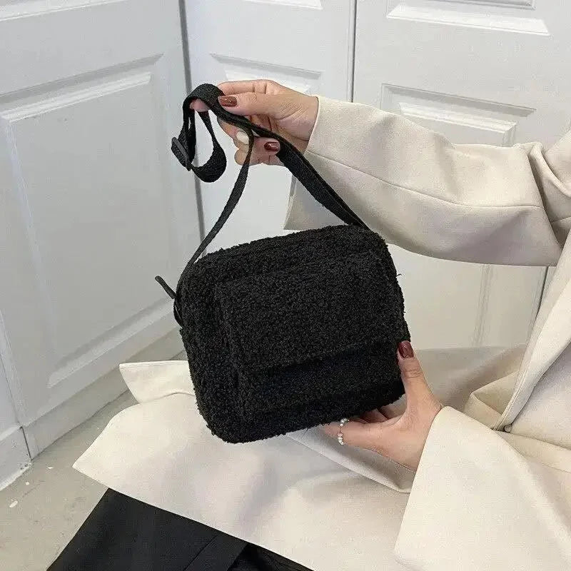 Teddy Tasche Crossbody – Bild 4