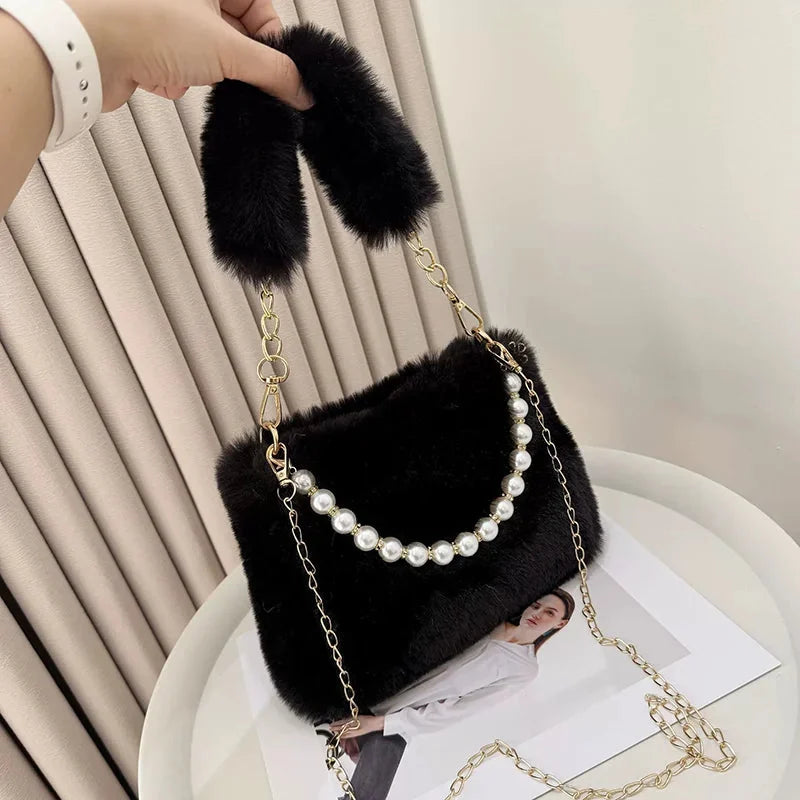 White Fluffy Bag – Bild 2