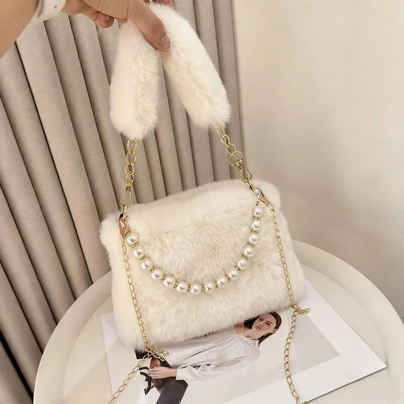 White Fluffy Bag – Bild 4