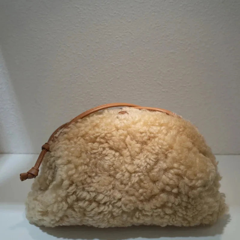 Teddy Crossbody Bag – Bild 2